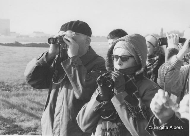 MEIN PROFESSOR, DER ORNITHOLOGE – EINE BEDROHTE ART Foto von MEIN PROFESSOR, DER ORNITHOLOGE – EINE BEDROHTE ART